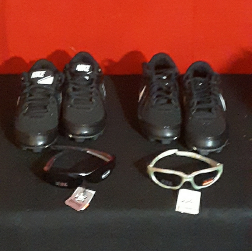 Nike - Picture 2 of 6